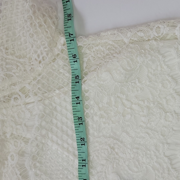 White House Black Market White Layered Lace Top/XS. - Picture 10 of 14